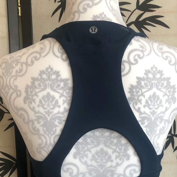 Lululemon Women’s Racerback Tank Top Back Cut Out Built in Bra Size XS - Picture 11 of 12